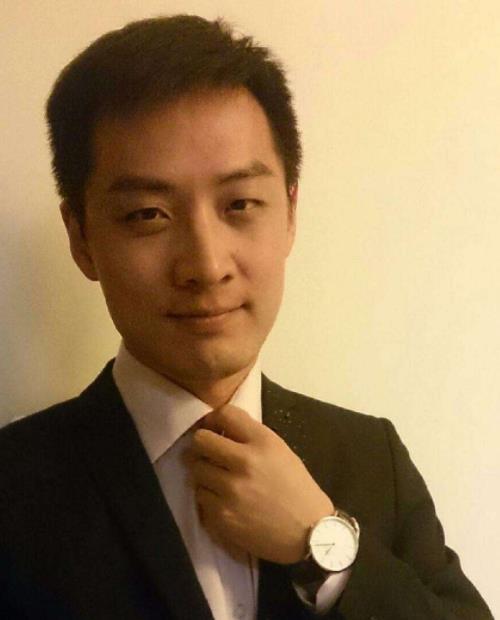 舒冬的妻子刘青的照片