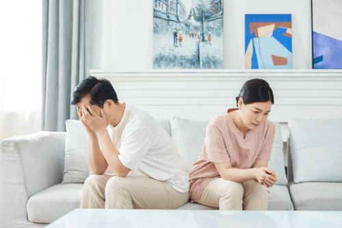 男友迫于现实压力分手