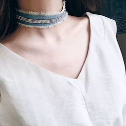 女生脖子上戴的项圈
