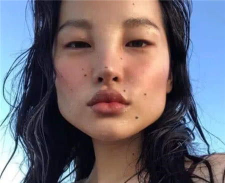女生长得丑的标准图片