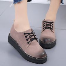女生小皮鞋