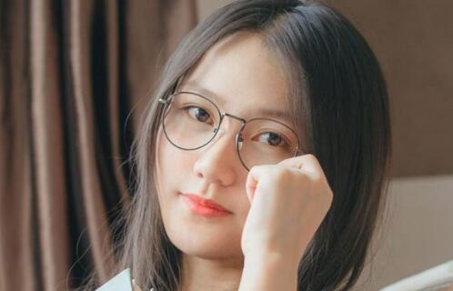 女生说眼睛疼高情商回复