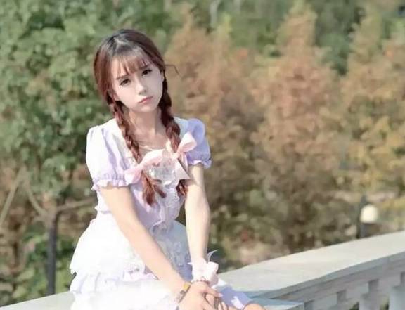 男生抱你抱得很紧说明什么