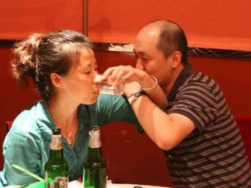 老婆参加同学聚会彻夜未归结果老公