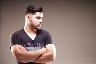 男人30多岁越来越帅了 男人35岁一过就明显感觉老了