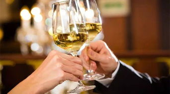 男人一般给什么女人挡酒 男人酒桌上护着你