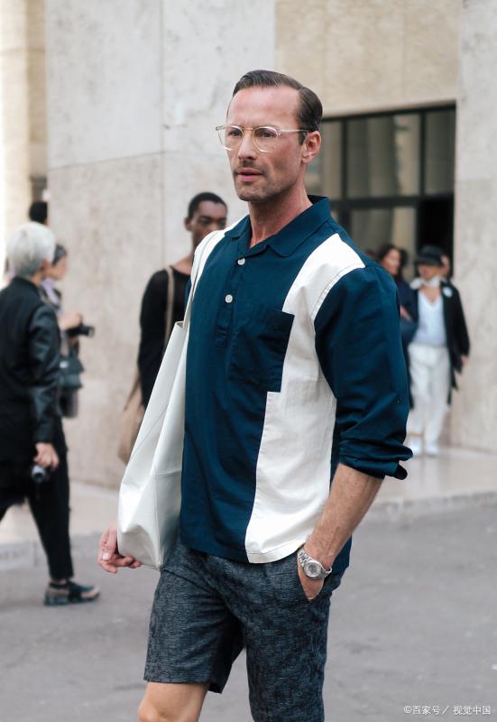 男人不讲究穿着是为什么 长期穿一件衣服是什么心态