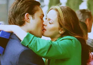 男人不在你面前接电话的原因 男人接电话不说话心理