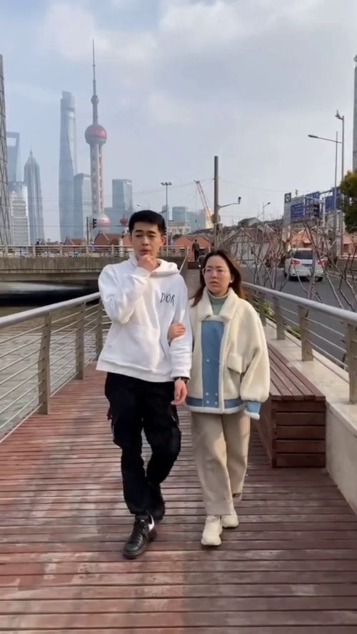 男人东张西望的心理 男人东张西望正常吗