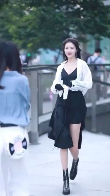 男人为什么都喜欢腰细的女生 为什么说老司机喜欢瘦的女生