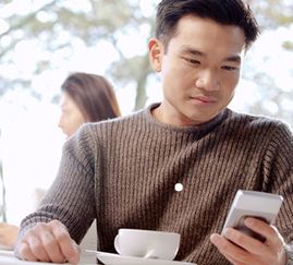 男人不回你信息怎么对付 老公故意不回信息怎么对付