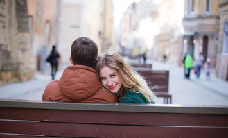 男人为什么晚上十点以后找你 十点以后联系你的异性