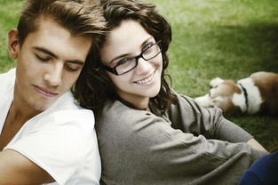 男人不停的抽烟暗示什么 和女人独处时男人抽烟