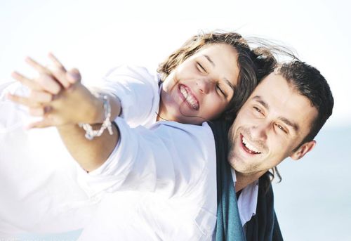 男人利用其他女人气你 男人炫耀自己不缺女人的心理