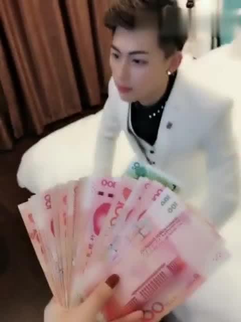 男人叫女人给他发红包 男生找你要红包反套路