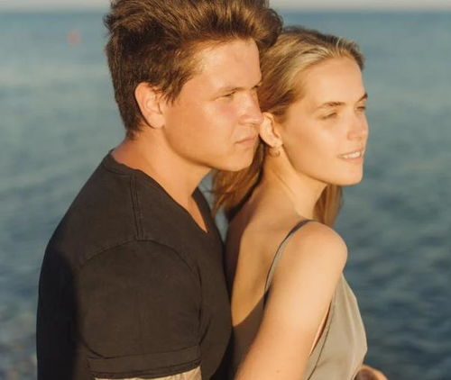 男人只有真爱才有的表现 男人极力隐藏爱意的表现