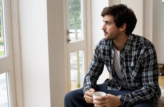 男人变得冷漠无情的原因 男人心狠和薄情的表现