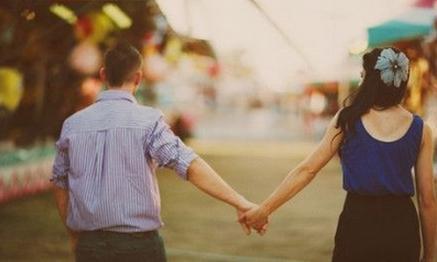 男人对一个女人入了心的表现 男人会随便说入心了吗