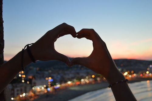 男人对女人的表白情话 男人对女人表达爱意的短句