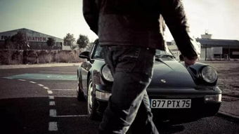 男人开车握女人手心理 男人开车握女人手心理是什么