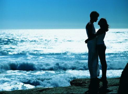 男人总找机会跟女人独处 男人想和你独处代表什么