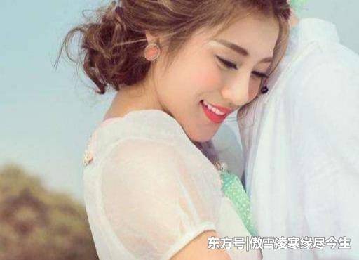 男人捧女人脸颊是什么意思 双手捧脸行为代表什么