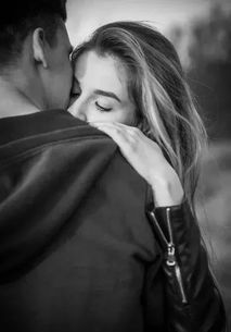 男人有了心上人的表现 成熟男人看到心上人的眼神