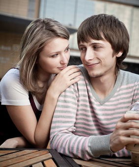 男人找外遇是什么心理 男人在外面偷吃过了有什么表现