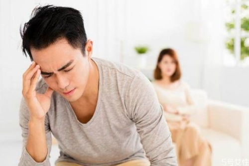 男人接电话避开你原因 男人准备放弃你的表现