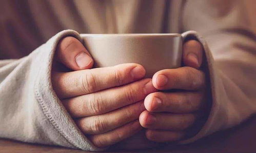 男人手脚冰凉性功能差是什么原因 手脚一直出汗是什么原因,男