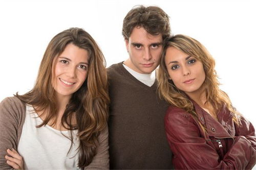 男人梦见自己有两个老婆 梦到有两个老婆一起生活