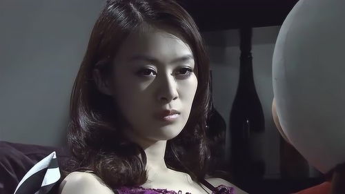 男人深夜回消息给女人 男的半夜三更给女的发信息