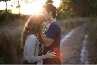 男人真爱你的10个表现 一个男人真心爱你的8种表现