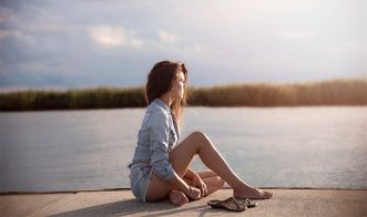 男人炫耀自己不缺女人 男人用别的女人气你时的目的