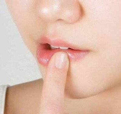 男人注意女人的嘴唇 嘴唇对男人的吸引力