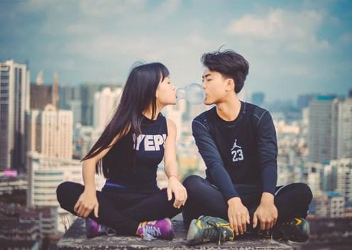 男人要分手又舍不得的表现 男人每次分别都舍不得走