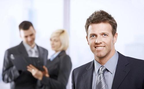 男人窝囊没本事的表现 窝囊不扛事的男人的表现