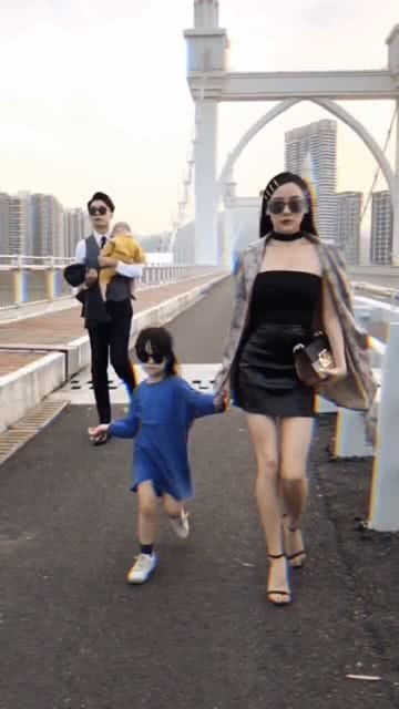 男人穿的体面是妻子打扮的 男人穿衣看出背后的女人