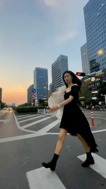 男人眼里走路带风的女人 什么样的女人走路带风