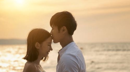 男人睡着还下意识抱着你 男人心里没你会搂着你睡吗