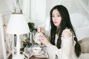 男人眼中的小巧玲珑的女生多高 男生对腰细的女生有什么想法