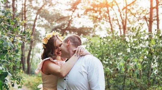 男人突然往年轻打扮说明什么 已婚男人突然爱打扮了