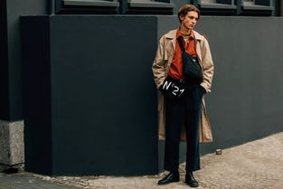 男人见你老是穿一套衣服 一个男的突然说你穿的衣服