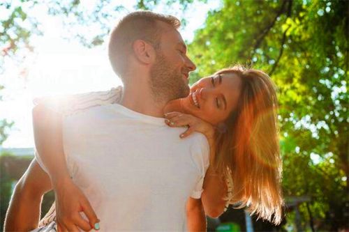 男人认定了情人的表现 男人最怕懂事的小三