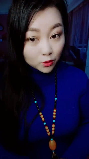 男人身边不缺女人的词语 形容男人身边不缺美女