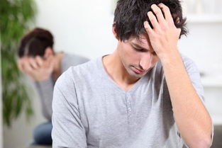 男人越爱越要隐藏爱意 男人极力隐藏爱意的表现