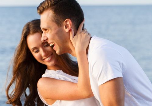 男人触及女人后背意味着什么 男生触碰你后背的6大暗示