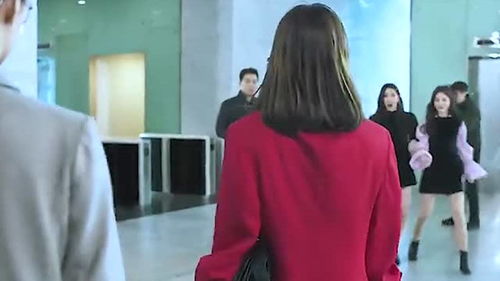 男人走路带风自带气场 为什么有的人走路很霸气