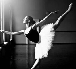 男人跳舞怎么夸他 夸男人会跳舞的赞美词