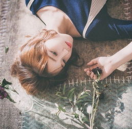 男人默默侧面打听女人 一男的老打听一个女人